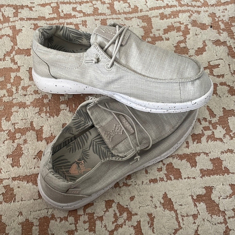 NWT REEF Womens Shoes